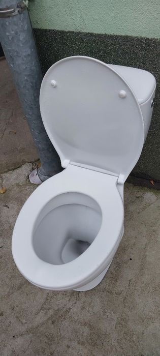 Wc kompakt, toaleta na działkę  lub remont.