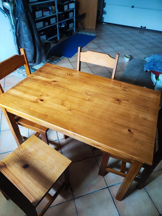 Conjunto de mesa + 4 cadeiras
