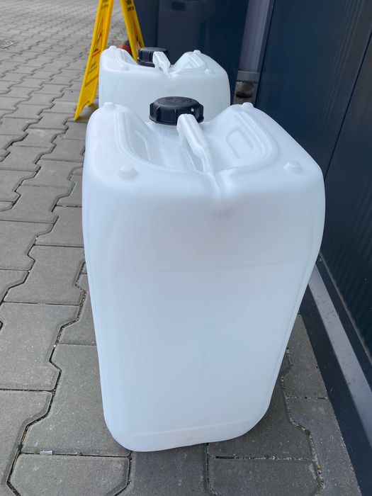 Kanister, kanistry, bańka plastikowa z korkiem 25L-20L raz zalane