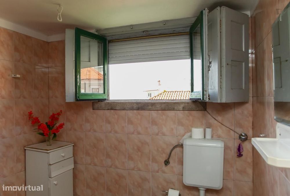 Quarto - localizado em Montes Claros Coimbra
