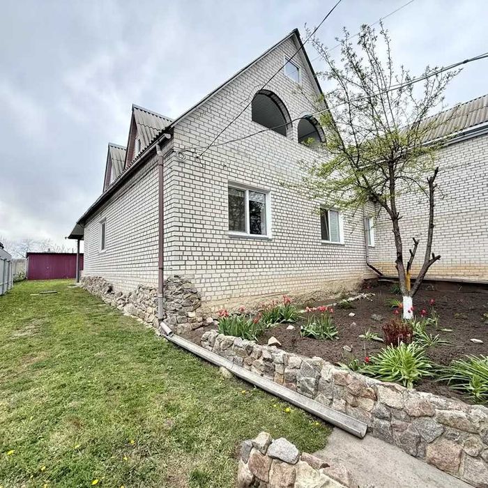 Продам классный дом, пос. Рогань, 6 км от Харькова.