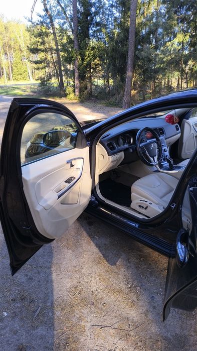 VOLVO 2014 V60 ..D4