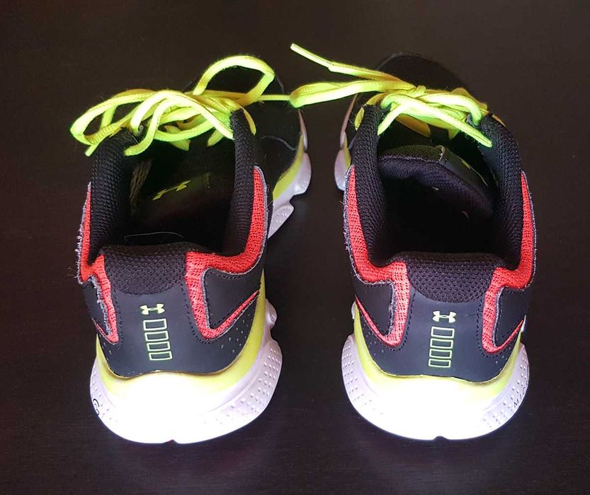 Ténis Under Armour Micro G Assert IV