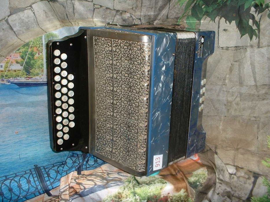 Concertina para venda N, 913