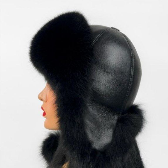Жіноча хутряна шапка ушанка