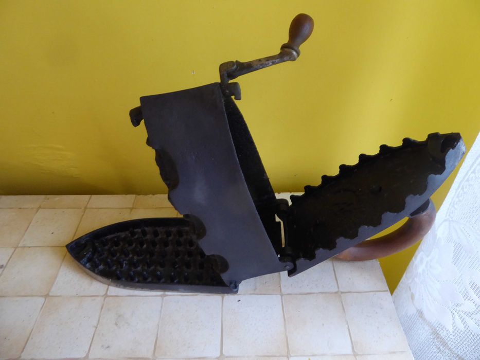 Stare rzadkie żelazko węglowe