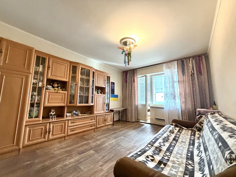 Продам. Двокімнатна вул. Пономарьова