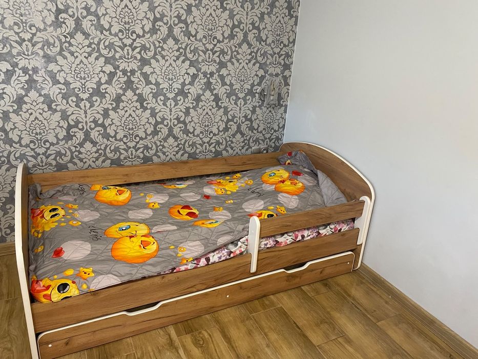Łóżko dziecięce 180x90 z materacem