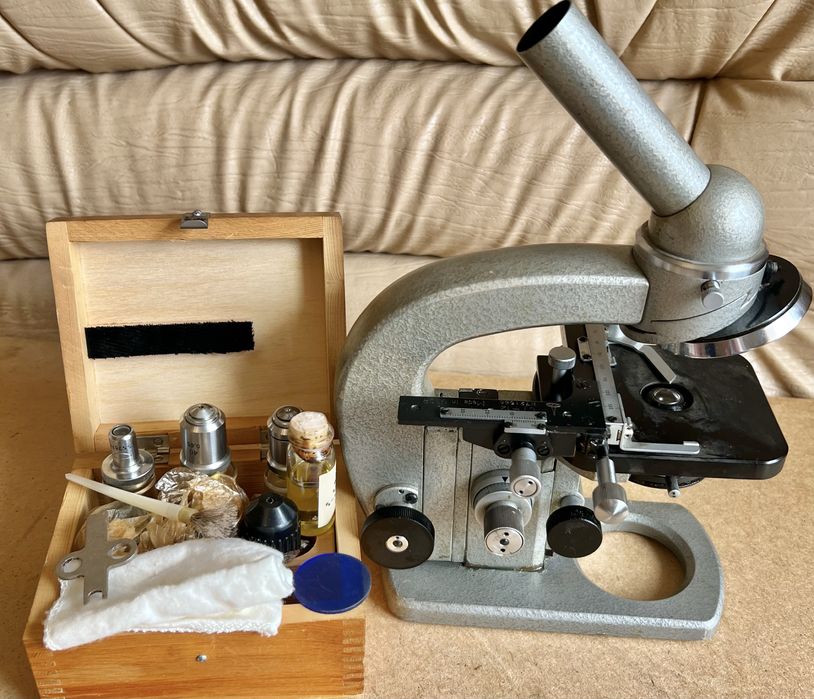 Микроскоп МБД-1 повний комплект з Припаратоводієм