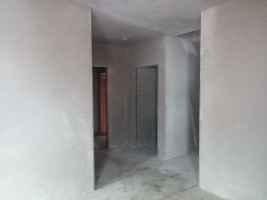 Tynki maszynowe gipsowe i cementowo wapienne
