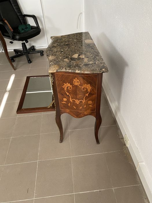 Bar Luis XVI em bom estado