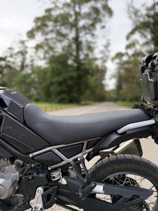Cf moto 450 MT 2025 com muitos extras e como nova