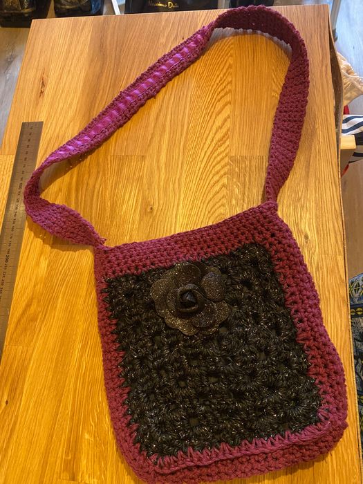 Bolsa feita à mão.