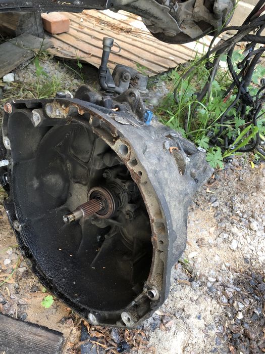 механическая коробка переключения передач) 6-ступка Renault Scenik 2