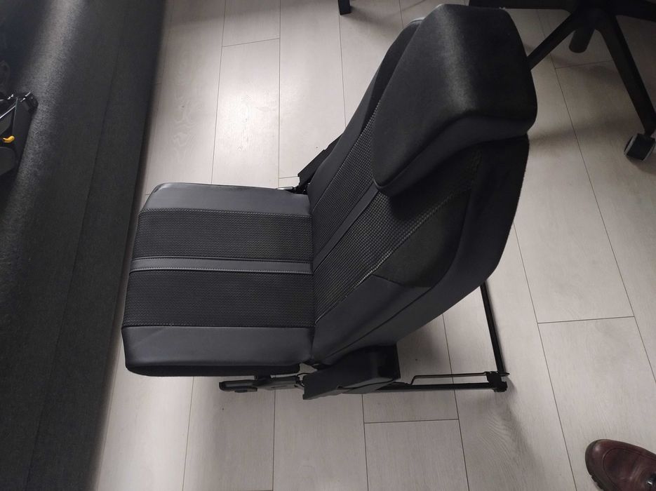 fotel 3 rzędu Peugeot 5008 II (>2020) lewy