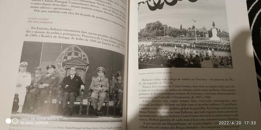 Baltazar Rebelo de Sousa autografado por pai e filho fotobiografia.