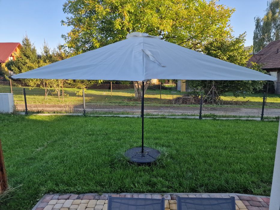 Zestaw ogrodowy Parasol + Stół + Leżaki