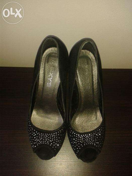 Damskie buty na obcasie/czarne/rozm. 37