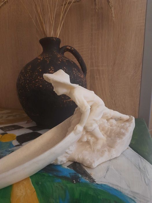 Вінтажна статуетка