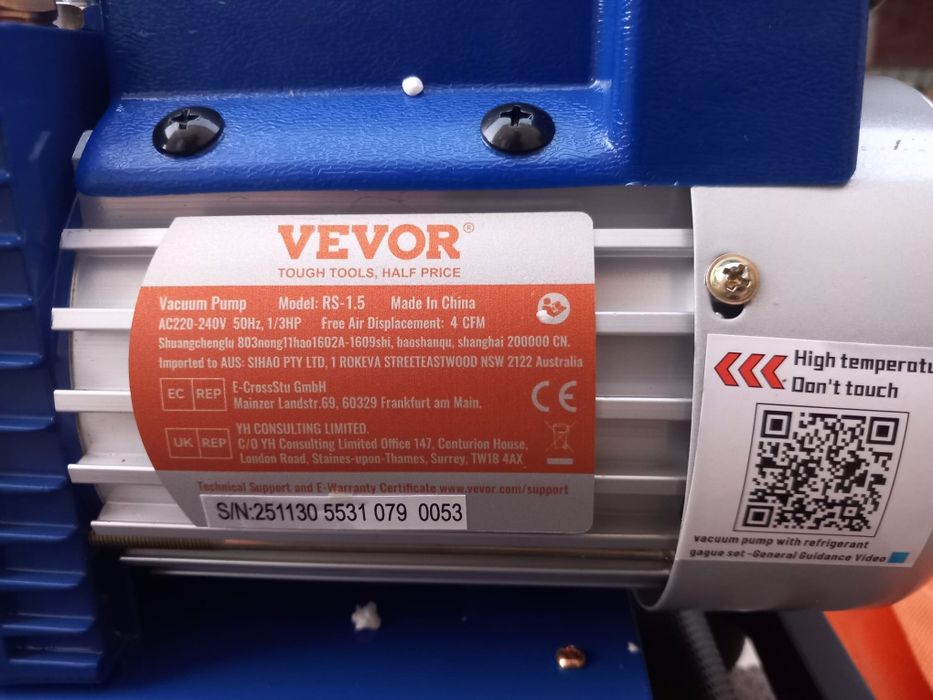 conjunto de manómetros e bomba de vacuo