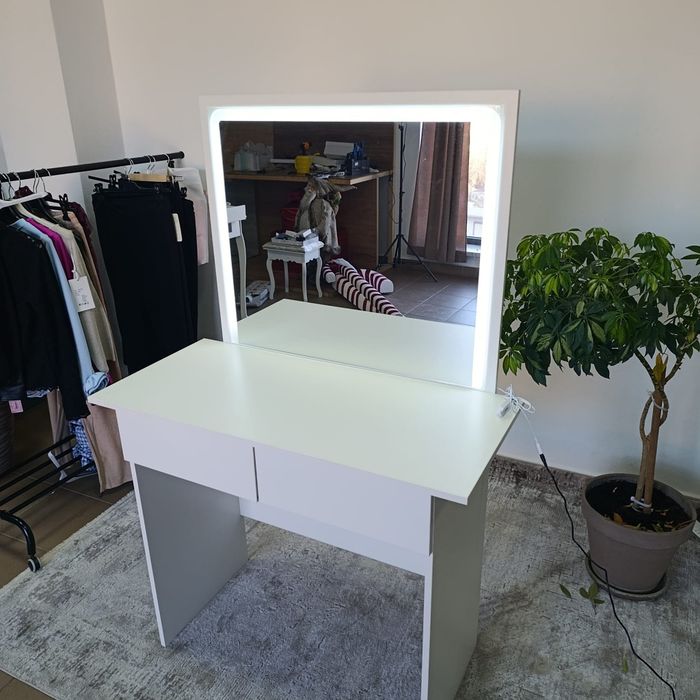 Biurko do makijażu toaletka z lustem led