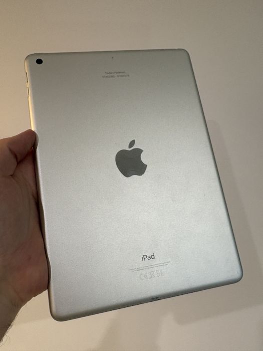 Apple iPad 6 32GB Wi-Fi Silver White Белый Серебро