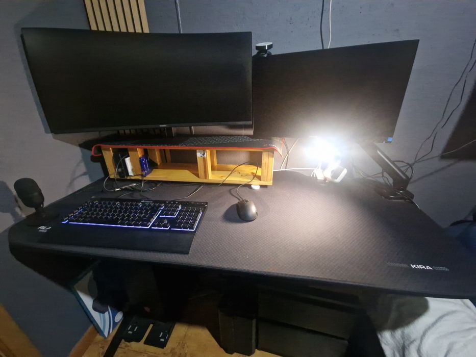 Mesa gamer alpha gamer kira