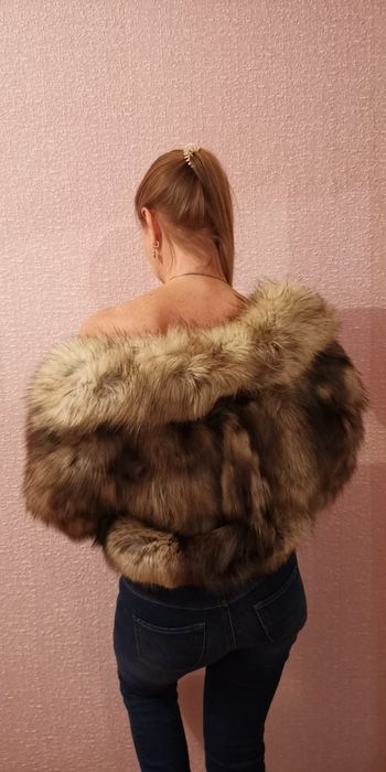 Очень красивая стильная натуральная шубка