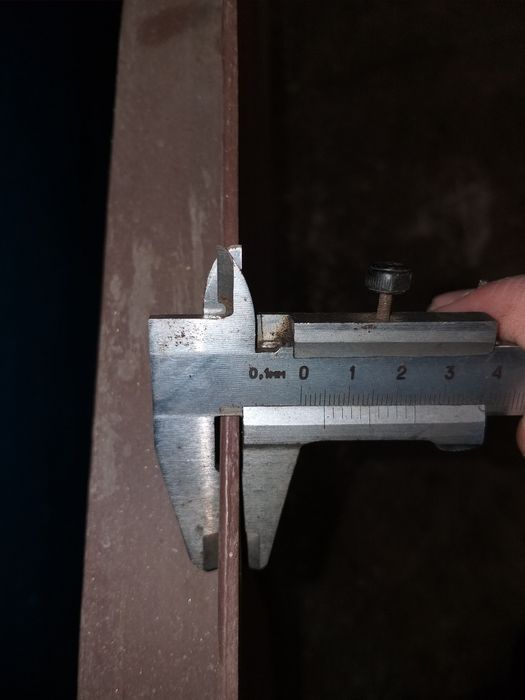 Продаю дверь металлическую.