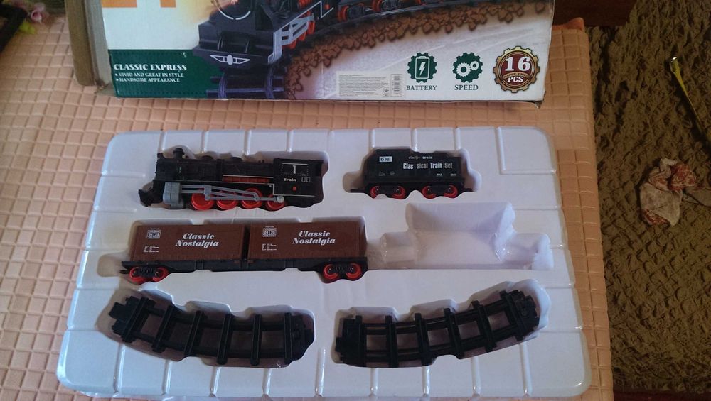 Железная дорога Classic train 814-1 в хорошем состоянии