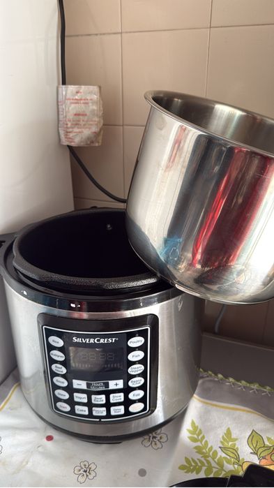 Panela de pressão elétrica