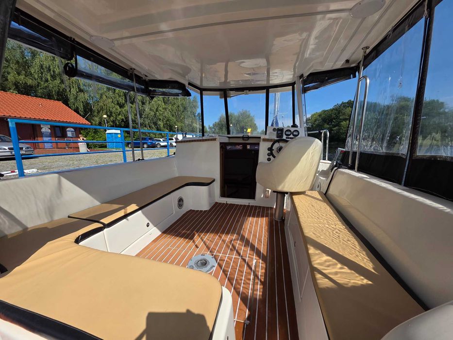Wynajem łodzi bez patentu | Houseboat Żuławy | Gdańsk | Wakacje 2026