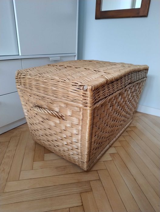 Duży kosz wiklinowy