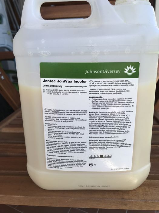 Cera autobrilhante para madeira incolor