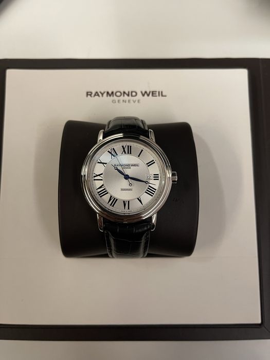 Новий годинник Raymond Weil
