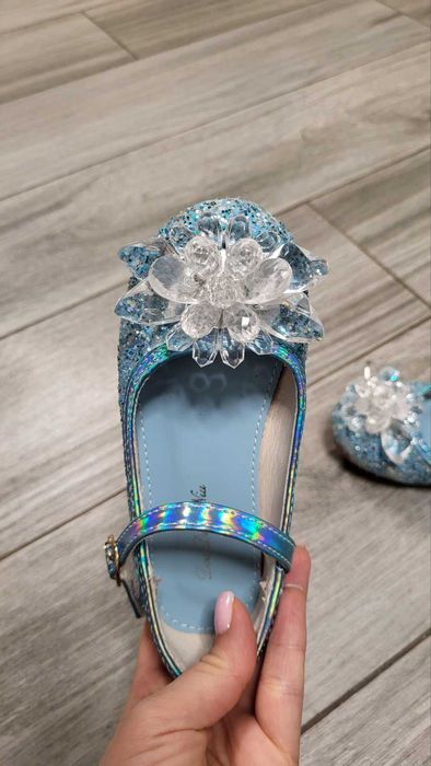 Святкові туфлі для дівчинки