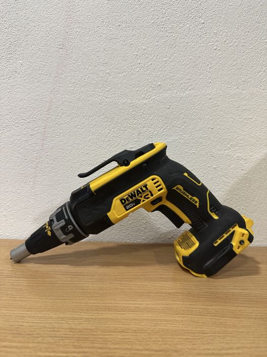 Безщітковий шуруповерт для гіпсокартону DEWALT DCF630B 20V Max