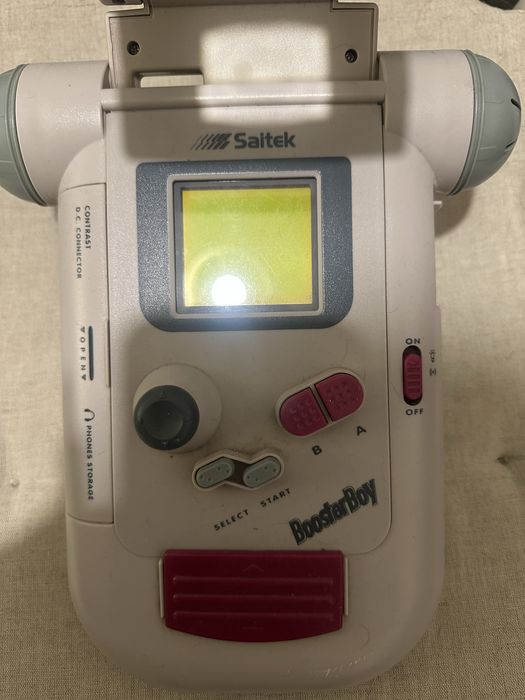 Nintendo Game Boy original e computador de xadrez Saitek Kasparov