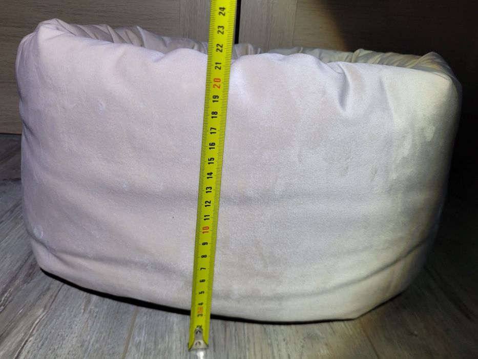 Лежанка для кота, або цуценяти