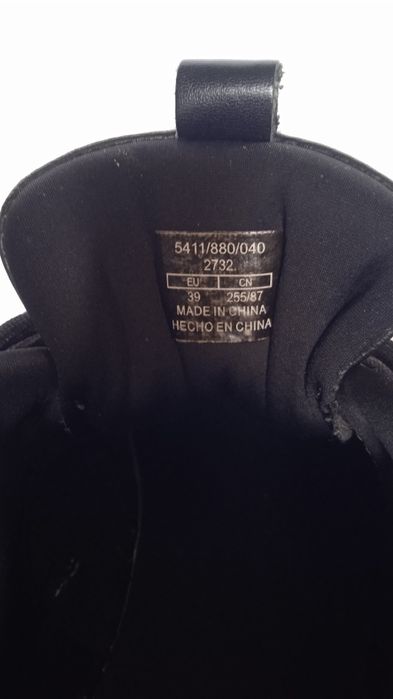 Лоферы ,шкіряні  жіночі кросівки Utergue орігінал р.39