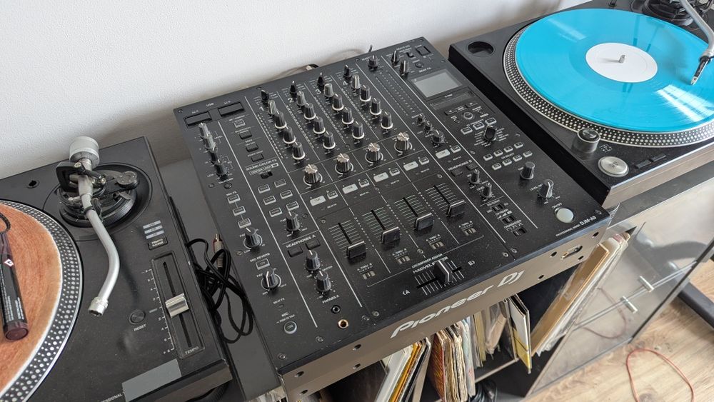Pioneer DJM A9 mikser