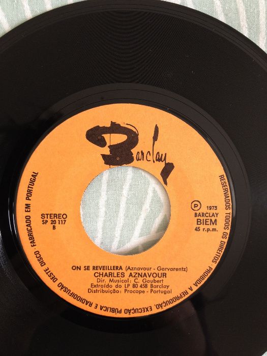 Disco Vinil "Charles Aznavour ‎– Je T'Aime / On Se Reveillera"