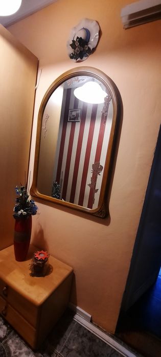 Ozdobne lustro do pokoju