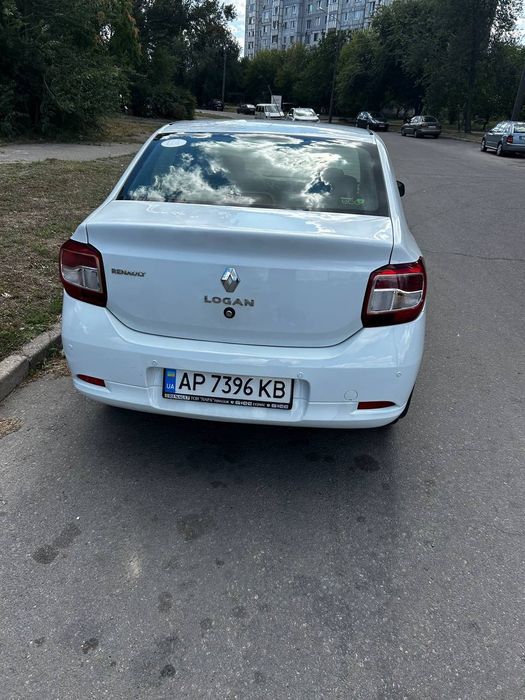 Renault Logan в идеальном состоянии можно в кредит,можно взять в лизинг