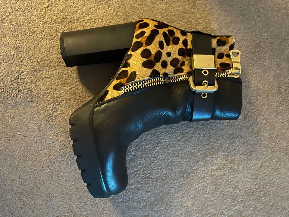 Botins pele com pelo animal