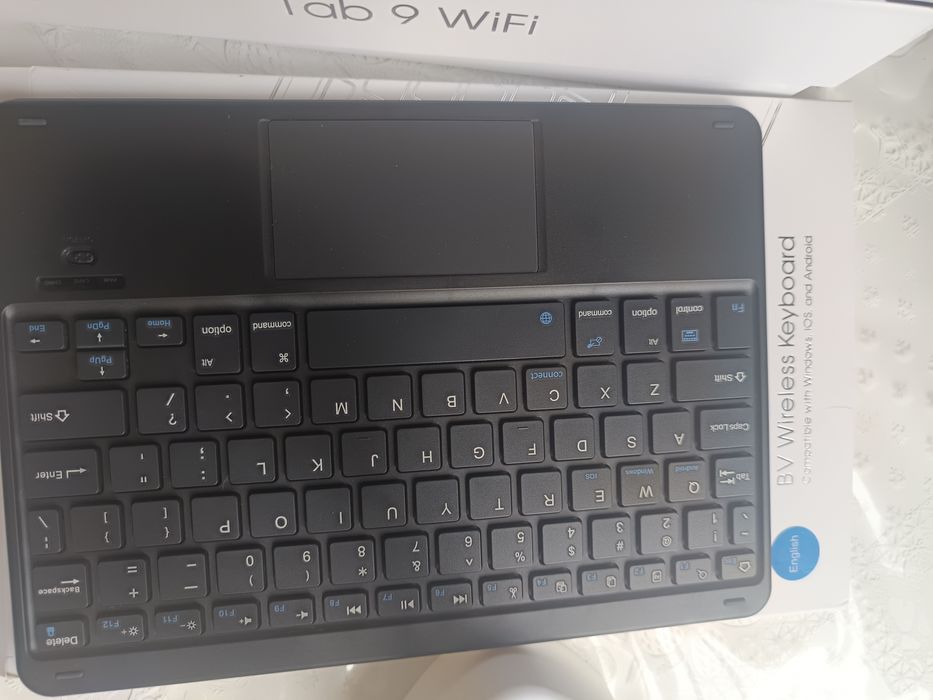 Tablet com capa e teclado