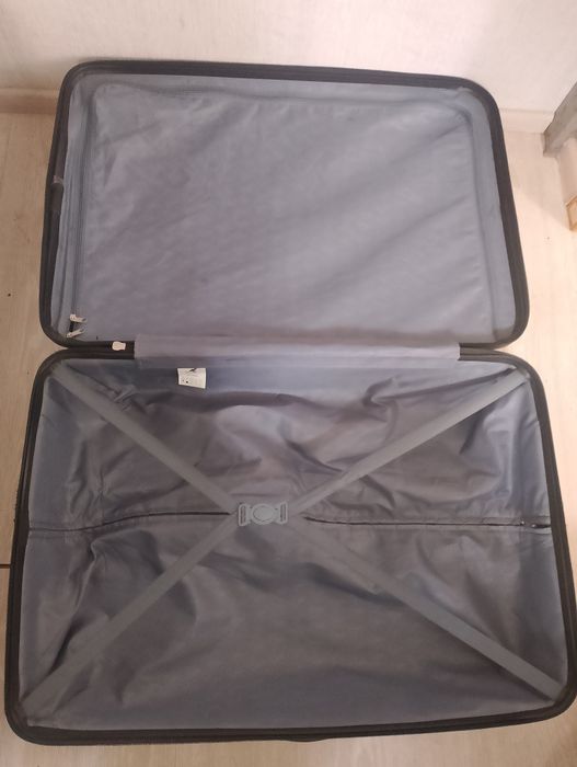 Большой чемодан CANGOL  с дефектом