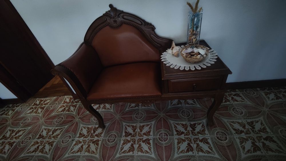 Banco antigo entrada sala