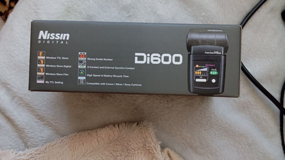 спалах Nikon di600