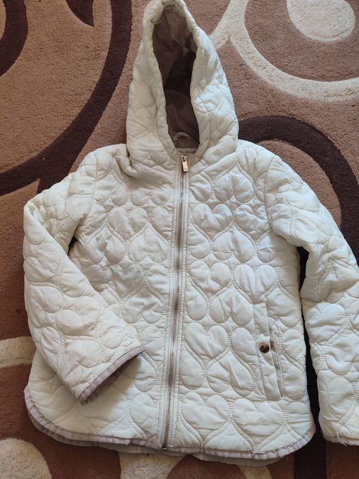 Весняна куртка для дівчинки